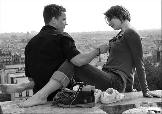 Romance Over Paris courtesy of starbuck77. Some rights reserved.