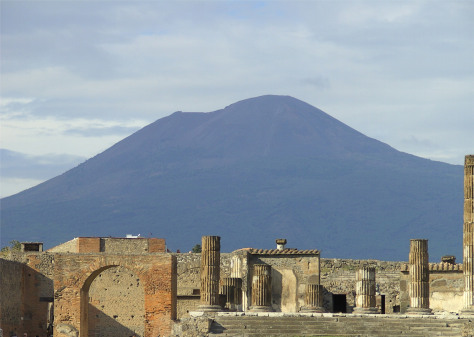 Pompeii and Vesuvius, image by High Contrast