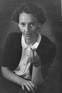 200px-Leah_Goldberg_1946_edited