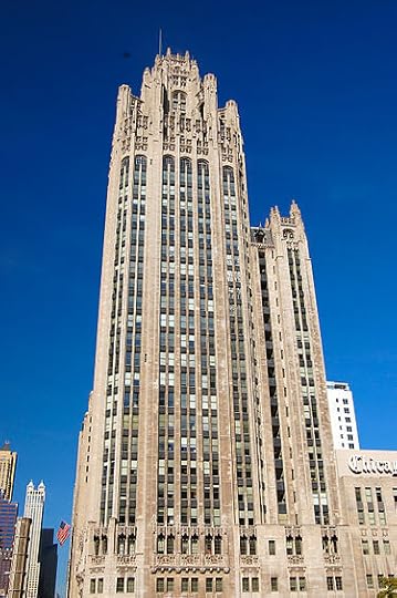 CHicago Tribune Building against a clear blue sky