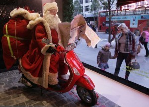 Selfridges+Reveals+Christmas+Window+Displays+NbY2bLjYDCRl