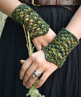 Shield_gauntlets_2_small2