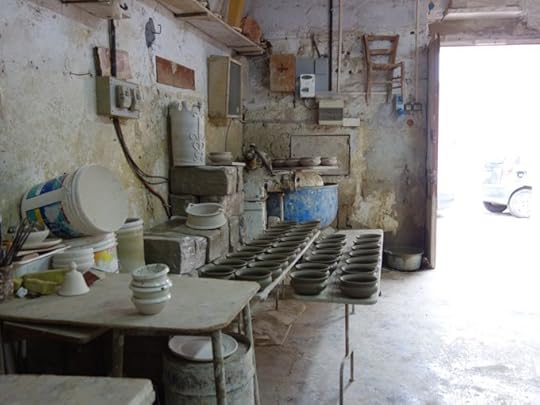 Cutrofiano-Ceramics-Elizabeth-Minchilli-In-Rome