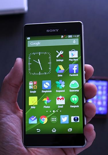 SonyXperiaZ3_inhand