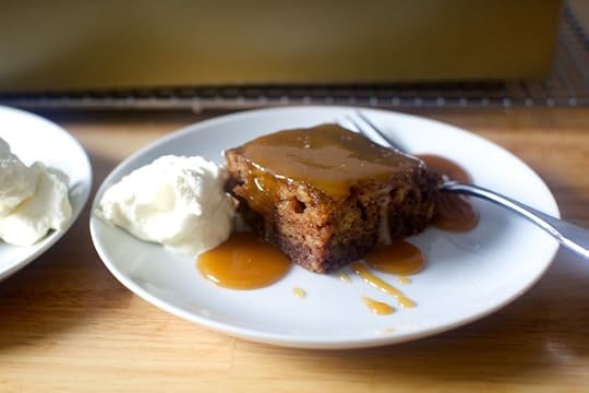 date cake with toffee sauce 3