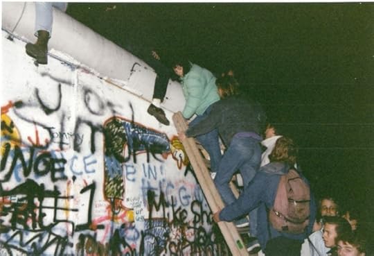 Berlin Wall, November, 1989, by gavinandrewstewart. CC-BY-2.0 via Flickr.