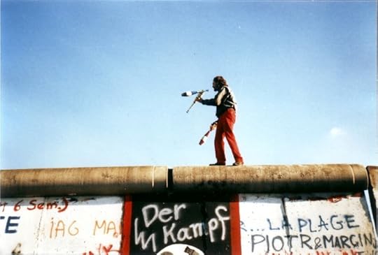 berlin wall juggling