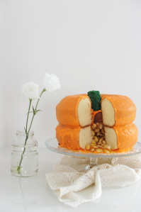 La Zuccaciambella http://gikitchen.wordpress.com/2014/10/09/ciambella-forma-di-zucca-halloween/