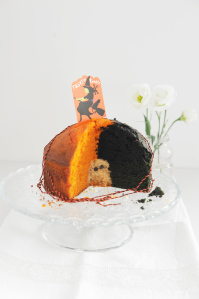 Bicolor Ghost Cake https://gikitchen.wordpress.com/2014/10/27/ghost-cake-bicolor/