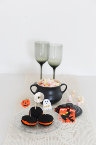 Black Whoopie https://gikitchen.wordpress.com/2014/10/30/whoopie-neri-con-crema-arancione/
