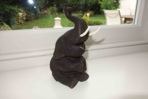 Wooden elephant small