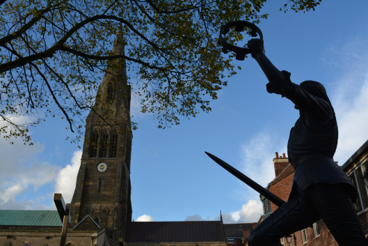 Richard III Statue outside Leicester Cathedral