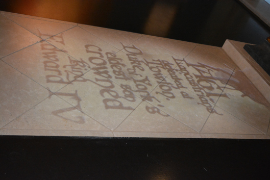 A example of the display in front of the throne