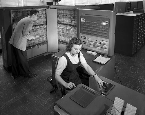 IBM_Electronic_Data_Processing_Machine_-_GPN-2000-001881.jpg