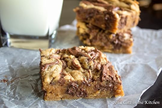 PEANUT BUTTER AND CHOCOLATE CHIP NUTELLA SWIRLED BLONDIES
