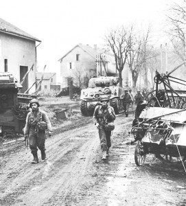 US Third Army entering Metz, France (US Army Center of Military History)