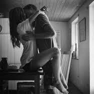  photo kissing_zps2e51dce3.jpg