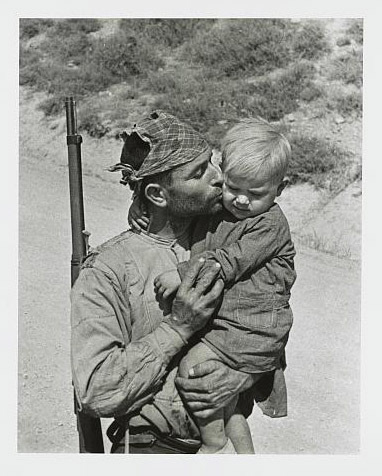 Soldier kisses his son goodbye, Spain. Photo by CHIM, 1936. © Estate of David Seymour (CHIM)/Magnum, http://hdl.loc.gov/loc.pnp/ppmsca.37988 
