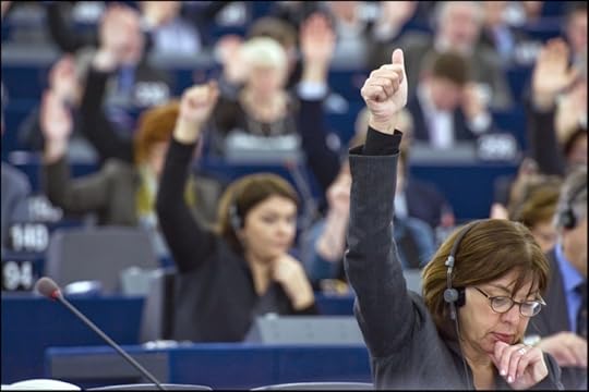 All eyes on the ayes. (Parliament adopts EU budget for 2011. ©European Parliament/Pietro Naj-Oleari. CC BY-NC-ND 2.0 via European Parliament Flickr.