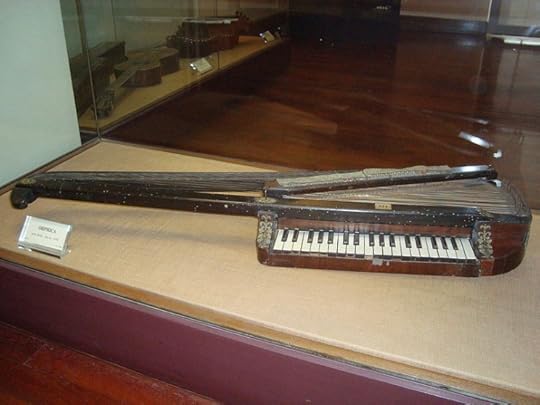 Orphica, by manufacturer Rollig, end 18th century, Museo Nazionale degli Strumenti Musicali di Roma. By LPLT. Creative Commons license via Wikimedia Commons.