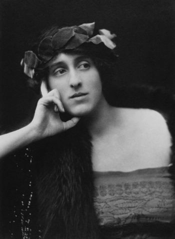 V s-west 1916 by e o hoppé