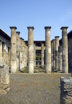 Roman ruins pompeii