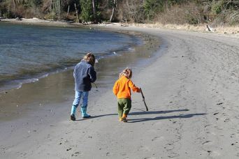Beach_hike_Colvos_Passage