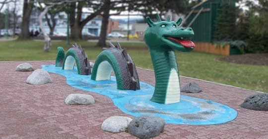 Statue_of_Ogopogo_in_a_Kelowna_park.