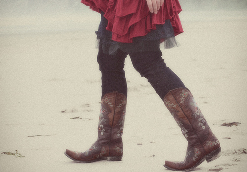 boots walking dreamy