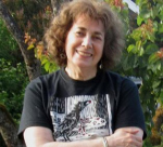 PHYLLICE BIO PHOTO W CROW SHIRT