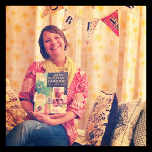 Lookie lookie got my pal @florabowley's new book today. GORGEOUS !!!