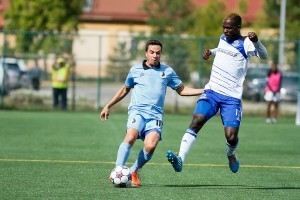 Lance Laing, right, tries to win the ball from Minnesota's Daniel Mendes. PHOTO: TONY LEWIS/FC EDMONTON