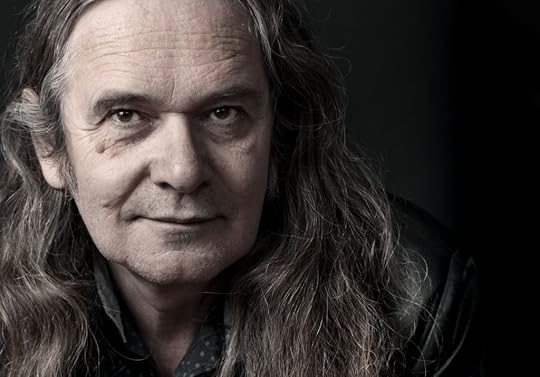 Etter over tjue år som anmelder i VG har Ingvar Ambjørnsen skrevet sin siste anmeldelse for avisen (Tine Poppe).