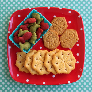 12 Ideas for Fun Christmas Lunches - cute Christmas crackers
