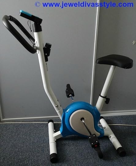 JDS HEALTH & BEAUTY EXERCISE BIKE