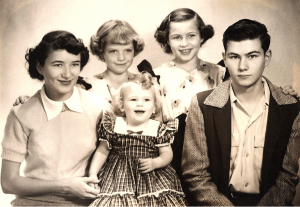 Clemens siblings, Sonora, California, 1950 L-R: Carleen, Claudia, Cathy (Catherine) in middle, Betty (Liz), Larry (Gordon)