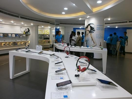  photo Buying-Mobiles-In-Store-Vs-Online-5_zps51e782fa.jpg