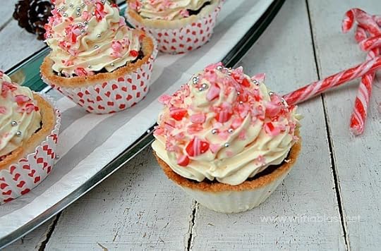 Candy Cane Chocolate Mousse Macaroon Cups-1