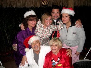 happy_holidays_christmas_family