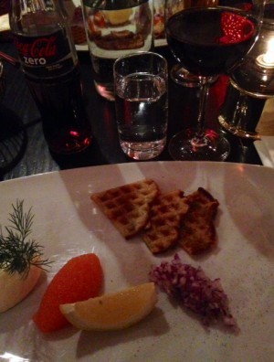 Det här var helt löjligt gott. Kalixrom och dillvåfflor. Bliss.
