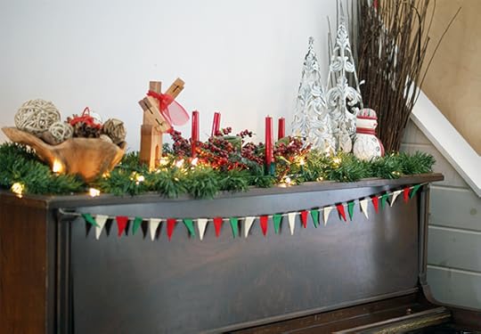 Easy no-sew felt pennant banner