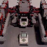 Hknssn’s Lego Space Elevator could theoretically stack Legos all the way into space