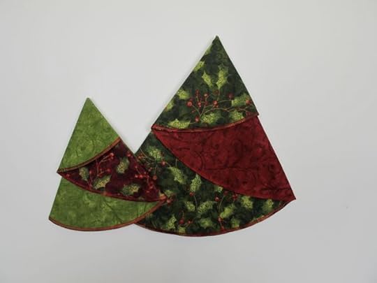 Nancy Zieman Circle Serger Christmas Tree Napkins Folded