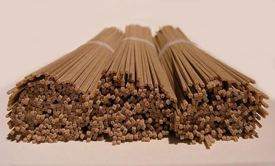 640px-Dried_soba_noodles_by_FotoosVanRobin