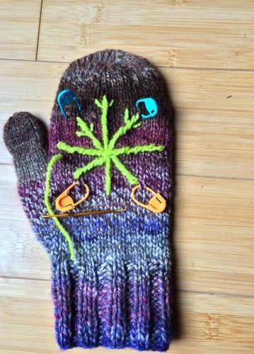 Stitchin mitten