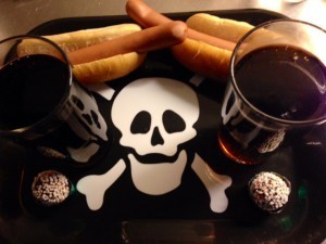 Näringsriktig lunchbricka. De åt det framför tv-spelet dessutom.