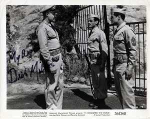 Dick Miller (right) in It Conquered the World.