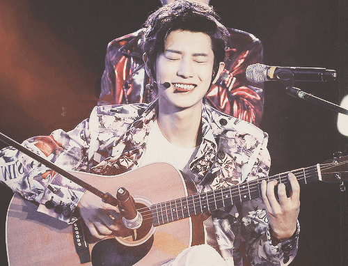chan yeol photo: yeol tumblr_mgwuyz22751rto225o1_r1_500_zpsd044cf74.png