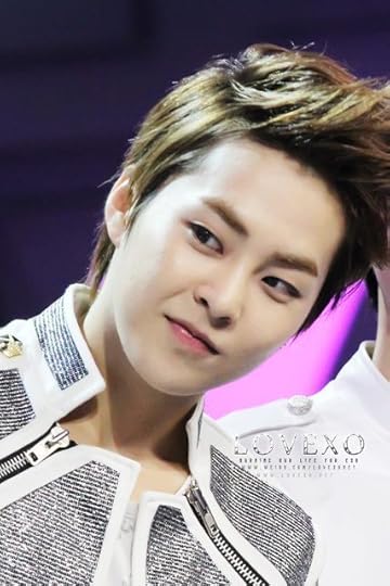 xiumin photo: Xiumin 527676_515629175133369_269383190_n.jpg