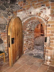 castle_door_by_shinystocks-d2yms6b